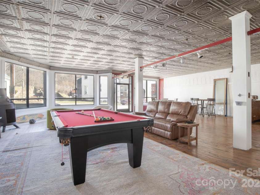 23 N 226 Highway, Bakersville, NC 28705.  MLS# CAR4318730, YatesRealty ID 282. 