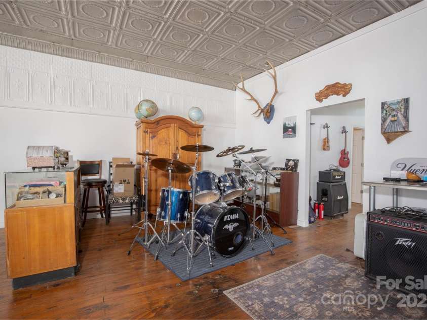 23 N 226 Highway, Bakersville, NC 28705.  MLS# CAR4318730, YatesRealty ID 282. 