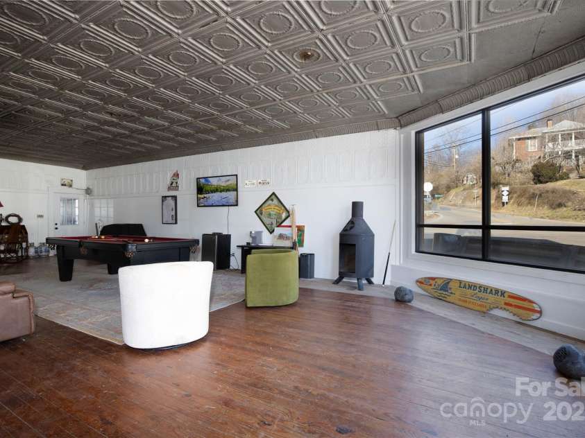 23 N 226 Highway, Bakersville, NC 28705.  MLS# CAR4318730, YatesRealty ID 282. 