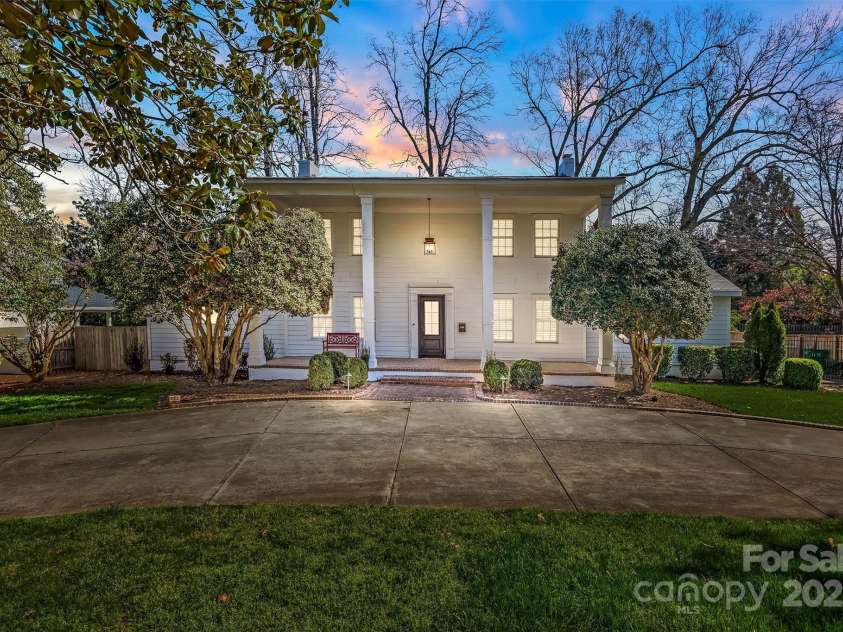 1225 Providence Road, Charlotte, NC 28207.  MLS# CAR4224745, YatesRealty ID 2820. 