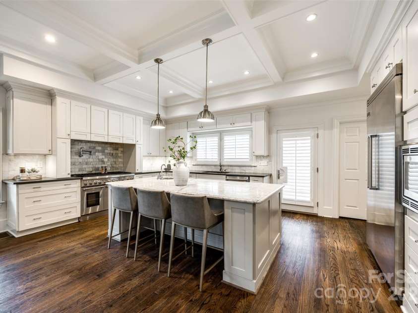 1225 Providence Road, Charlotte, NC 28207.  MLS# CAR4224745, YatesRealty ID 2820. 