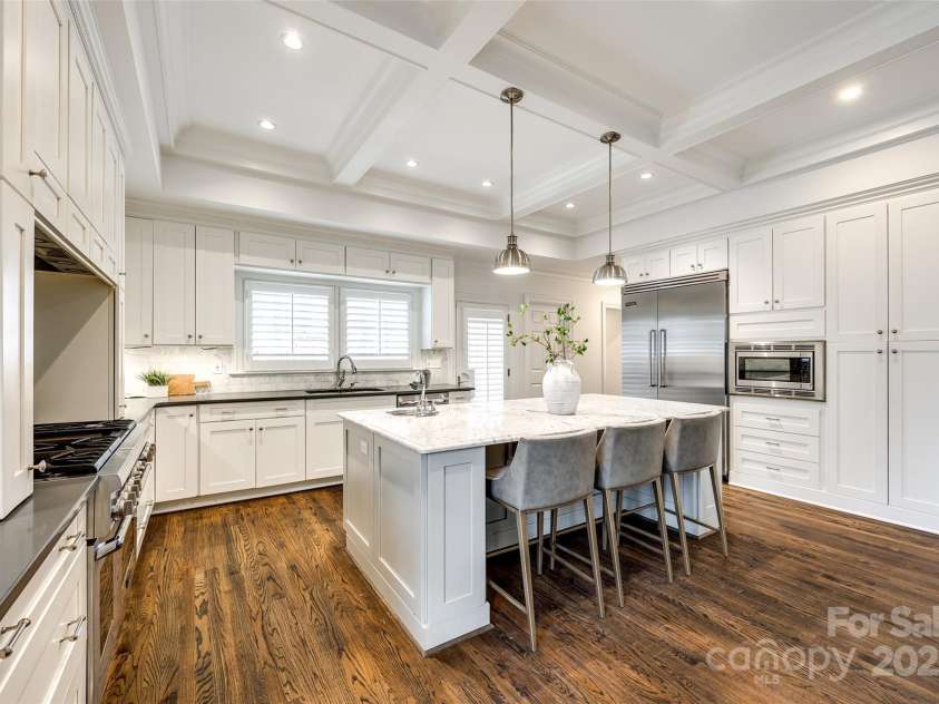 1225 Providence Road, Charlotte, NC 28207.  MLS# CAR4224745, YatesRealty ID 2820. 