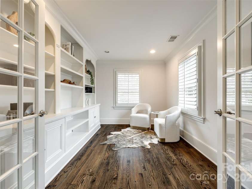 1225 Providence Road, Charlotte, NC 28207.  MLS# CAR4224745, YatesRealty ID 2820. 