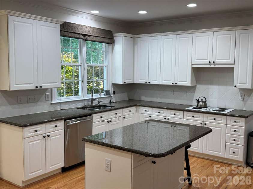 18324 Turnberry Court, Davidson, NC 28036.  MLS# CAR4388650, YatesRealty ID 28200. 