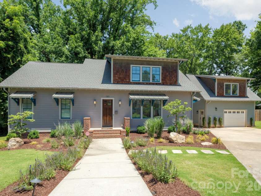1301 Catawba Avenue, Charlotte, NC 28205.  MLS# CAR4389843, YatesRealty ID 28202. 