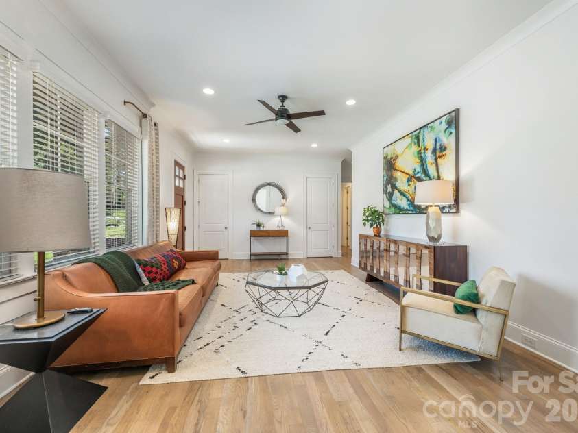 1301 Catawba Avenue, Charlotte, NC 28205.  MLS# CAR4389843, YatesRealty ID 28202. 