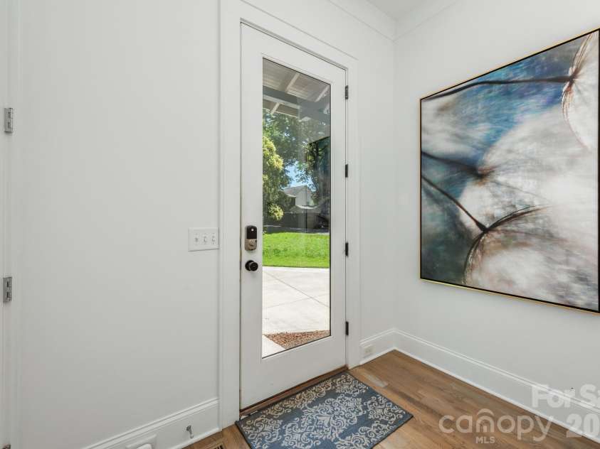 1301 Catawba Avenue, Charlotte, NC 28205.  MLS# CAR4389843, YatesRealty ID 28202. 