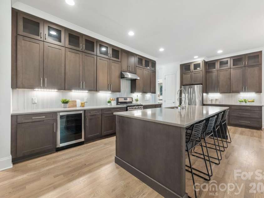 1301 Catawba Avenue, Charlotte, NC 28205.  MLS# CAR4389843, YatesRealty ID 28202. 