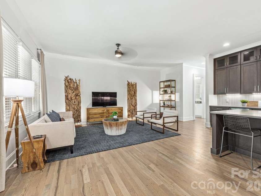 1301 Catawba Avenue, Charlotte, NC 28205.  MLS# CAR4389843, YatesRealty ID 28202. 