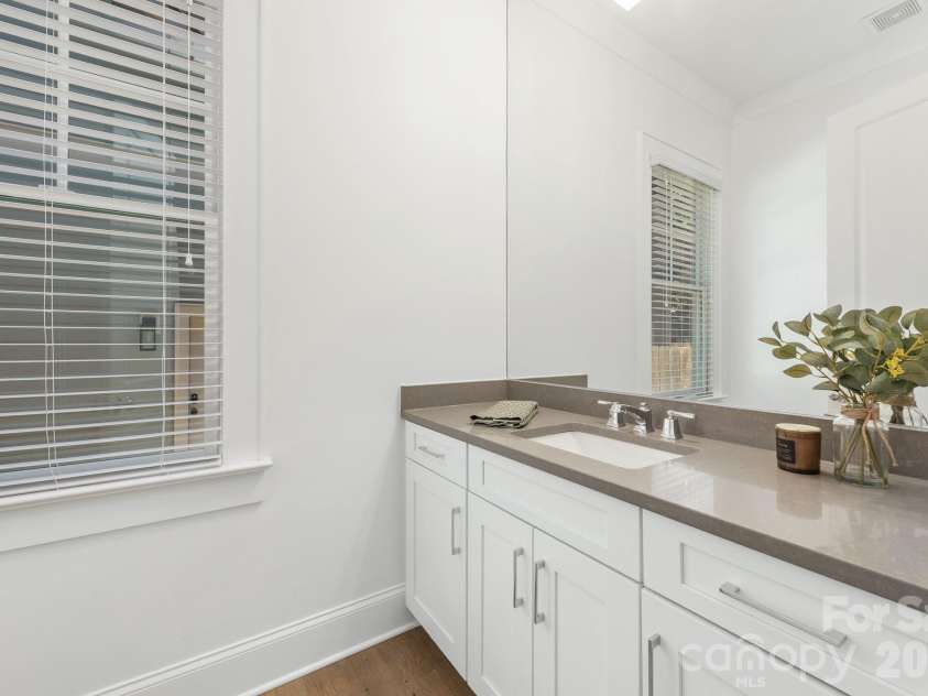 1301 Catawba Avenue, Charlotte, NC 28205.  MLS# CAR4389843, YatesRealty ID 28202. 