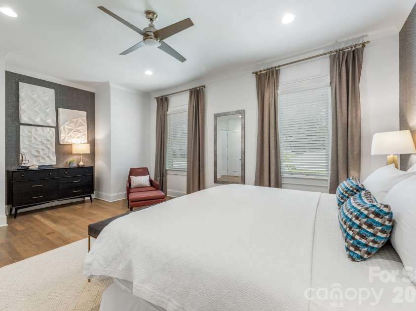 1301 Catawba Avenue, Charlotte, NC 28205.  MLS# CAR4389843, YatesRealty ID 28202. 