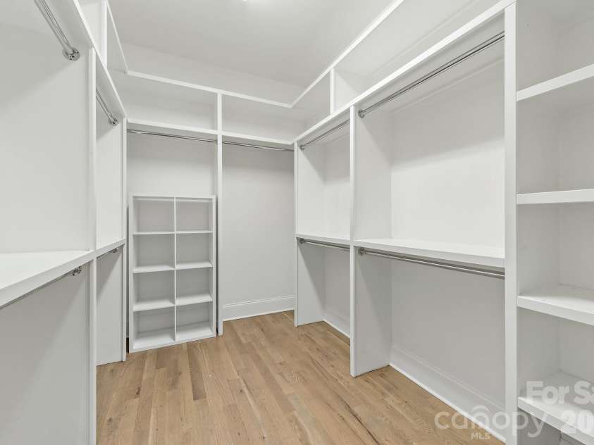 1301 Catawba Avenue, Charlotte, NC 28205.  MLS# CAR4389843, YatesRealty ID 28202. 