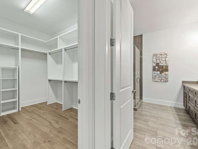 1301 Catawba Avenue, Charlotte, NC 28205.  MLS# CAR4389843, YatesRealty ID 28202. 