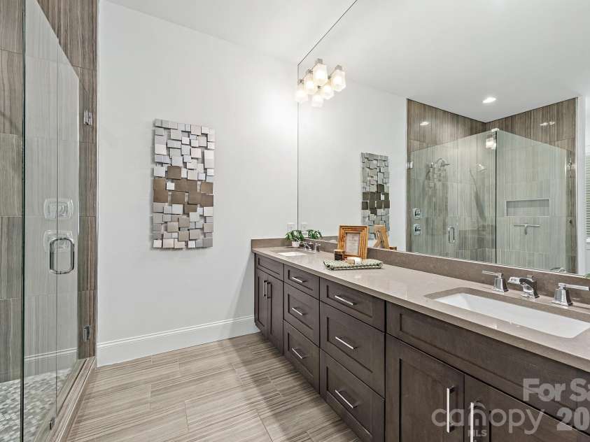 1301 Catawba Avenue, Charlotte, NC 28205.  MLS# CAR4389843, YatesRealty ID 28202. 