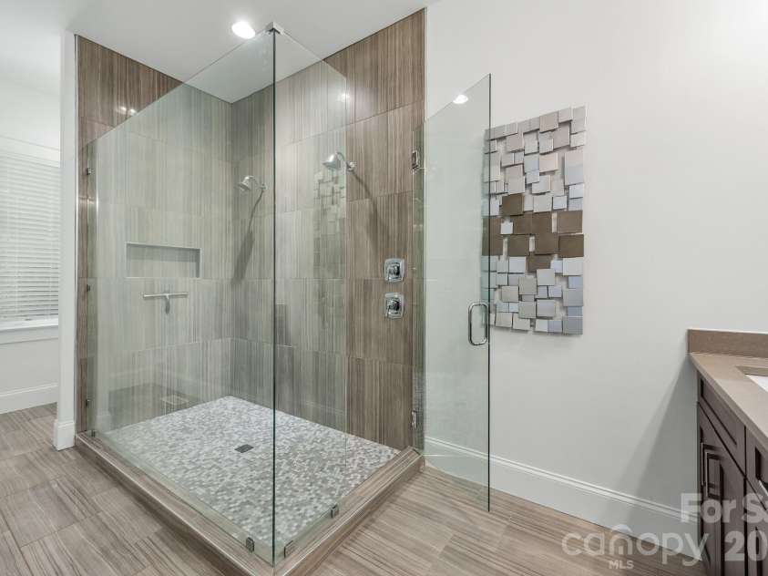 1301 Catawba Avenue, Charlotte, NC 28205.  MLS# CAR4389843, YatesRealty ID 28202. 