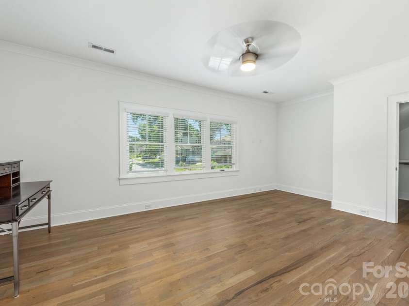 1301 Catawba Avenue, Charlotte, NC 28205.  MLS# CAR4389843, YatesRealty ID 28202. 