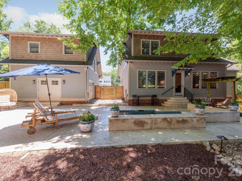 1301 Catawba Avenue, Charlotte, NC 28205.  MLS# CAR4389843, YatesRealty ID 28202. 