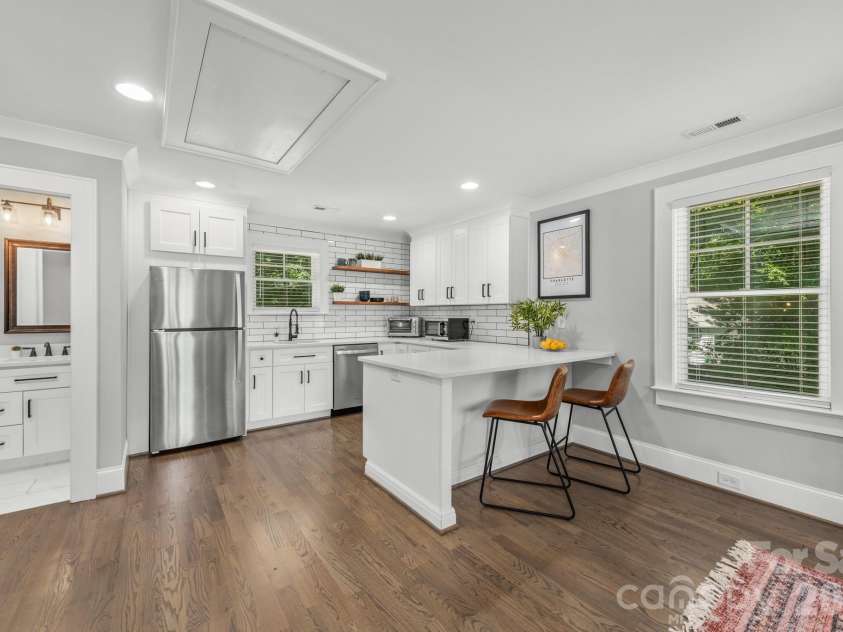 1301 Catawba Avenue, Charlotte, NC 28205.  MLS# CAR4389843, YatesRealty ID 28202. 