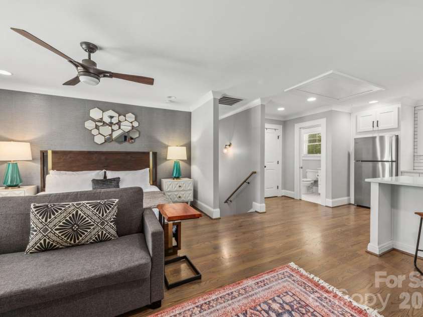 1301 Catawba Avenue, Charlotte, NC 28205.  MLS# CAR4389843, YatesRealty ID 28202. 