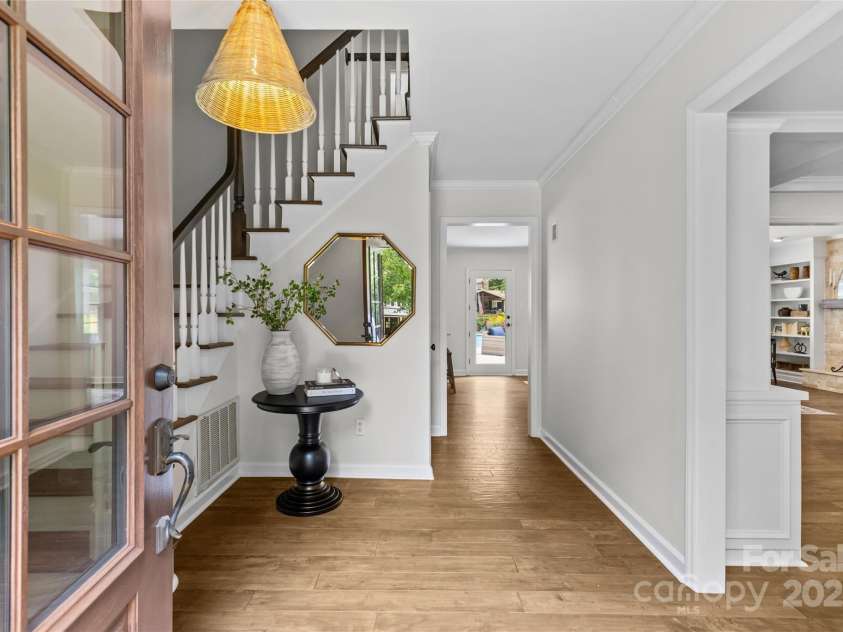 1811 Manor Mill Road, Charlotte, NC 28226.  MLS# CAR4284462, YatesRealty ID 28202. 