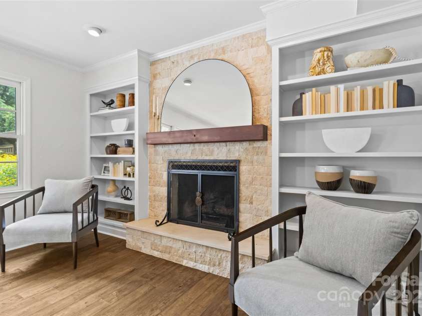 1811 Manor Mill Road, Charlotte, NC 28226.  MLS# CAR4284462, YatesRealty ID 28202. 
