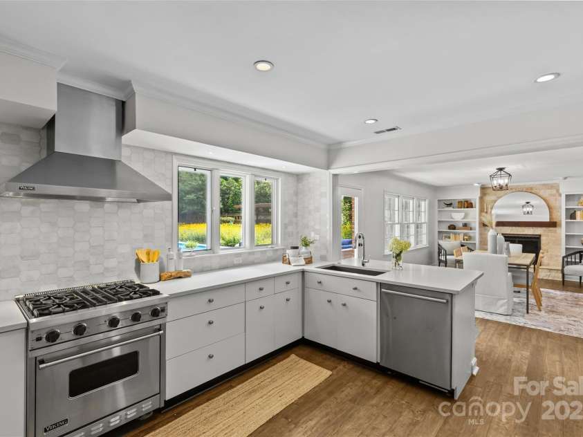 1811 Manor Mill Road, Charlotte, NC 28226.  MLS# CAR4284462, YatesRealty ID 28202. 