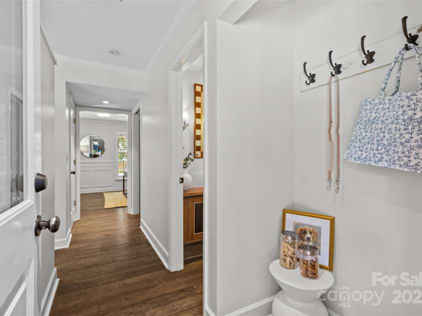 1811 Manor Mill Road, Charlotte, NC 28226.  MLS# CAR4284462, YatesRealty ID 28202. 