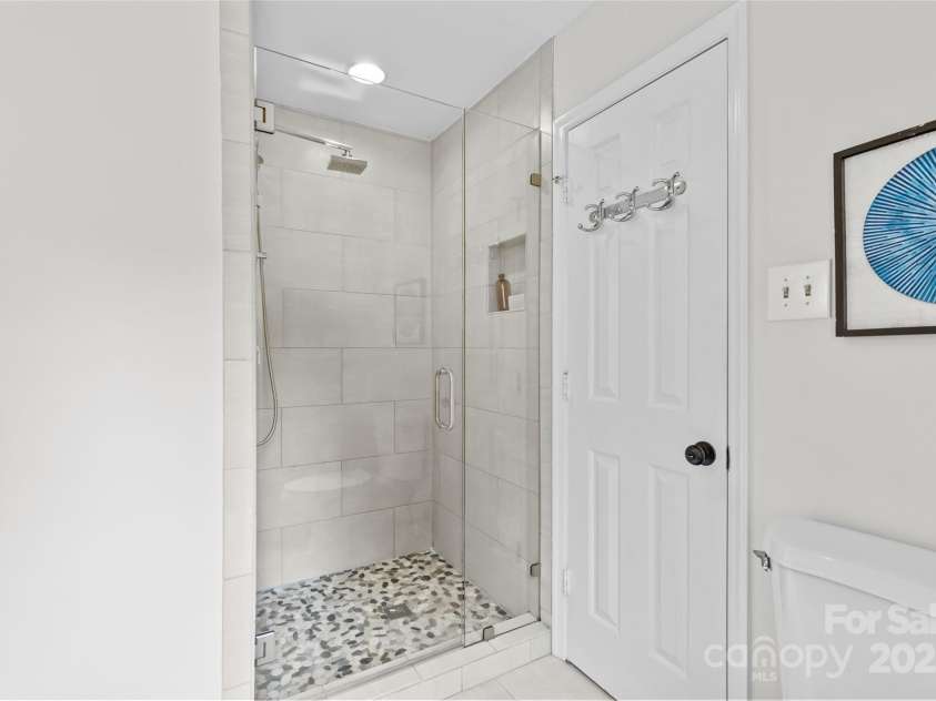 1811 Manor Mill Road, Charlotte, NC 28226.  MLS# CAR4284462, YatesRealty ID 28202. 