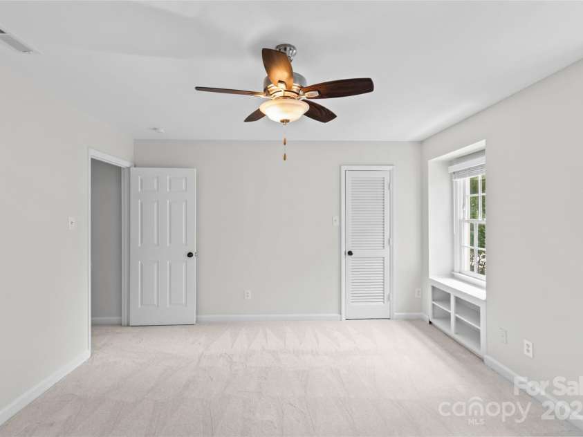 1811 Manor Mill Road, Charlotte, NC 28226.  MLS# CAR4284462, YatesRealty ID 28202. 