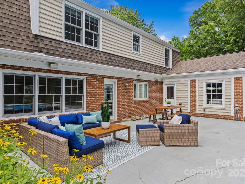 1811 Manor Mill Road, Charlotte, NC 28226.  MLS# CAR4284462, YatesRealty ID 28202. 