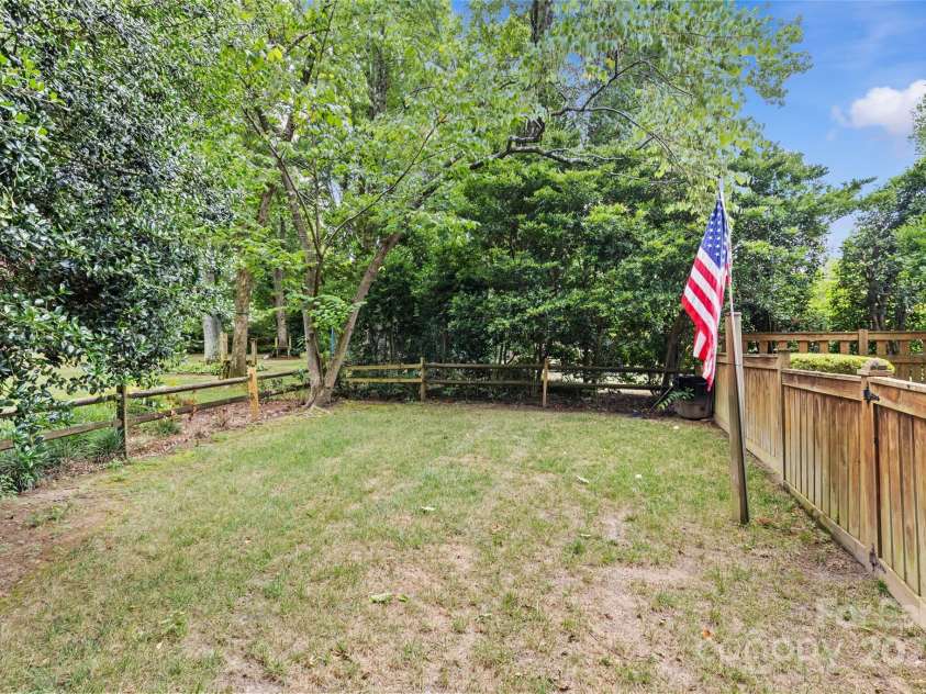 1811 Manor Mill Road, Charlotte, NC 28226.  MLS# CAR4284462, YatesRealty ID 28202. 