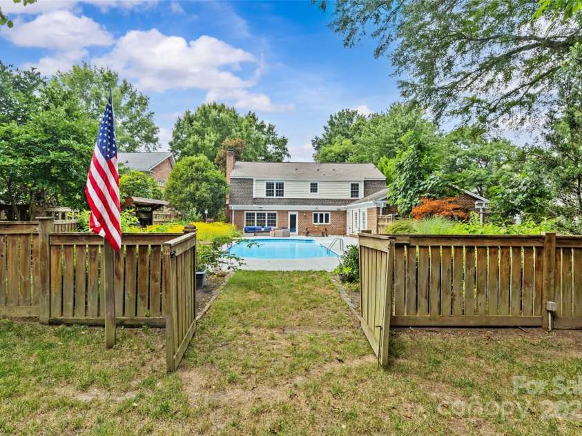 1811 Manor Mill Road, Charlotte, NC 28226.  MLS# CAR4284462, YatesRealty ID 28202. 