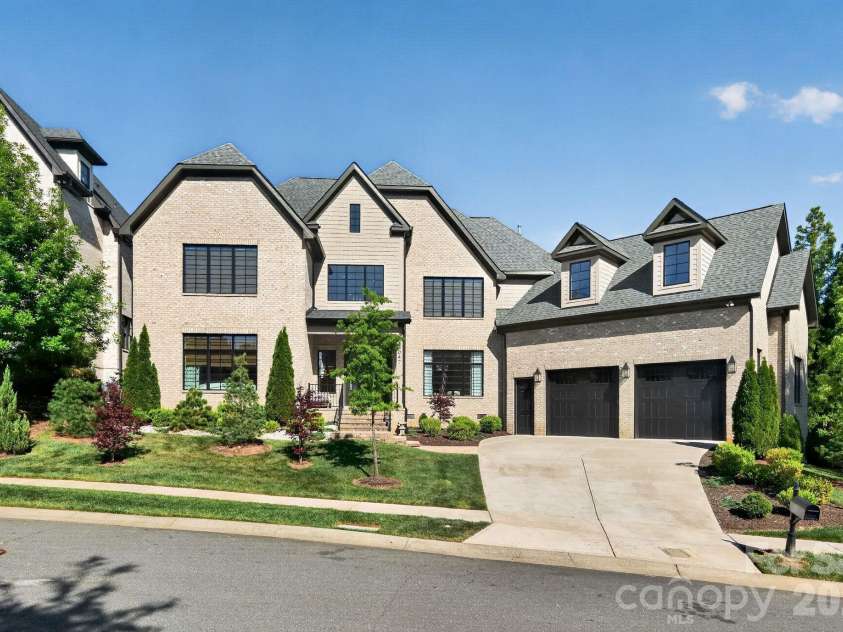 4047 Alexandra Alley Drive, Charlotte, NC 28210.  MLS# CAR4379308, YatesRealty ID 28203. 