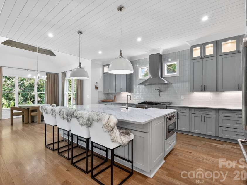 4047 Alexandra Alley Drive, Charlotte, NC 28210.  MLS# CAR4379308, YatesRealty ID 28203. 