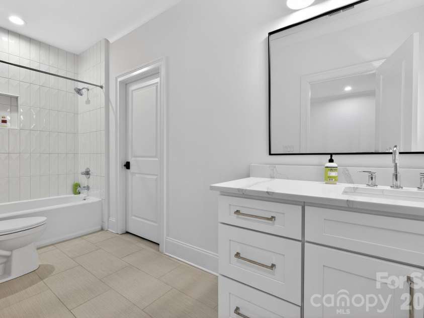 4047 Alexandra Alley Drive, Charlotte, NC 28210.  MLS# CAR4379308, YatesRealty ID 28203. 