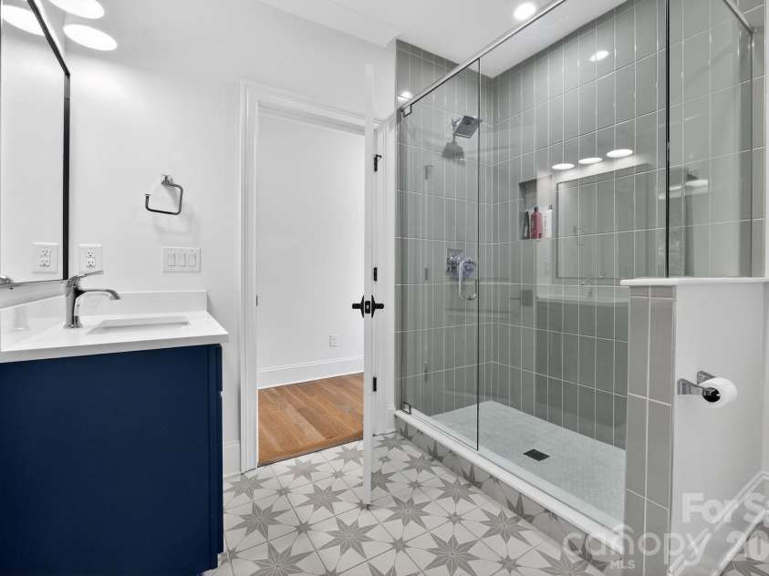 4047 Alexandra Alley Drive, Charlotte, NC 28210.  MLS# CAR4379308, YatesRealty ID 28203. 