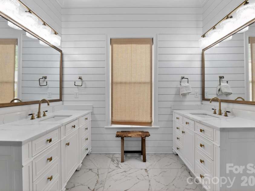 4047 Alexandra Alley Drive, Charlotte, NC 28210.  MLS# CAR4379308, YatesRealty ID 28203. 