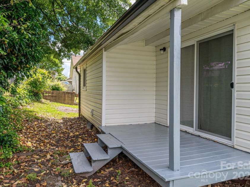 520 Maple Avenue, Gastonia, NC 28054.  MLS# CAR4257275, YatesRealty ID 28203. Back