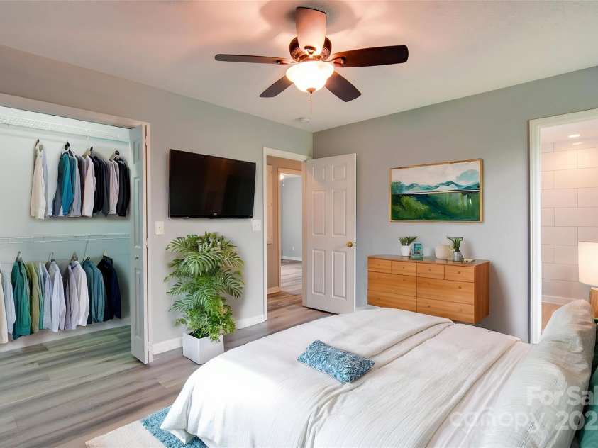 301 Walkers Ridge Drive, Shelby, NC 28152.  MLS# CAR4250264, YatesRealty ID 28204. 