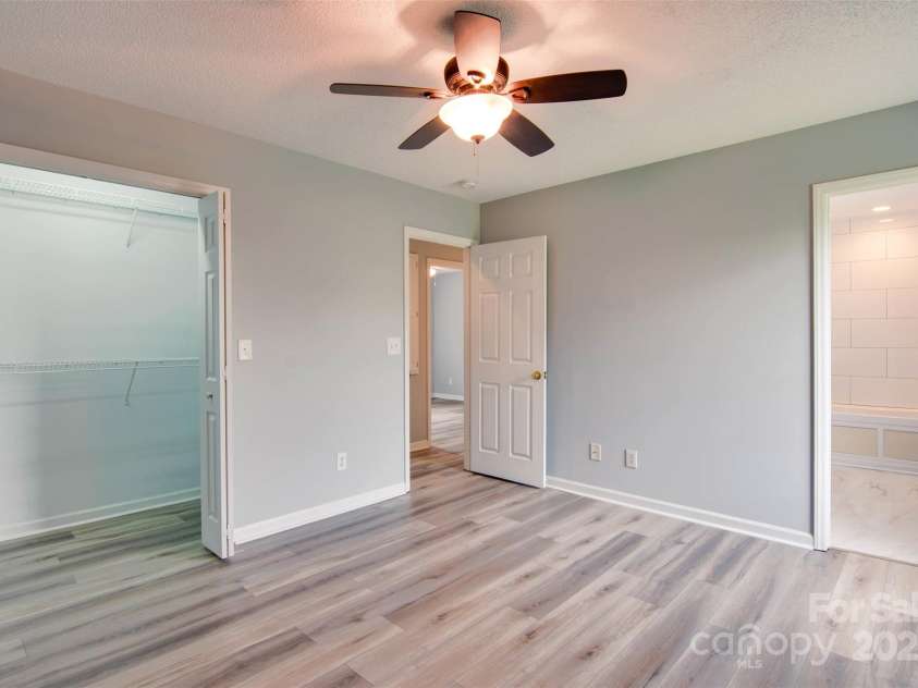 301 Walkers Ridge Drive, Shelby, NC 28152.  MLS# CAR4250264, YatesRealty ID 28204. 