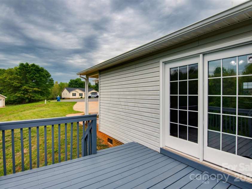 301 Walkers Ridge Drive, Shelby, NC 28152.  MLS# CAR4250264, YatesRealty ID 28204. 