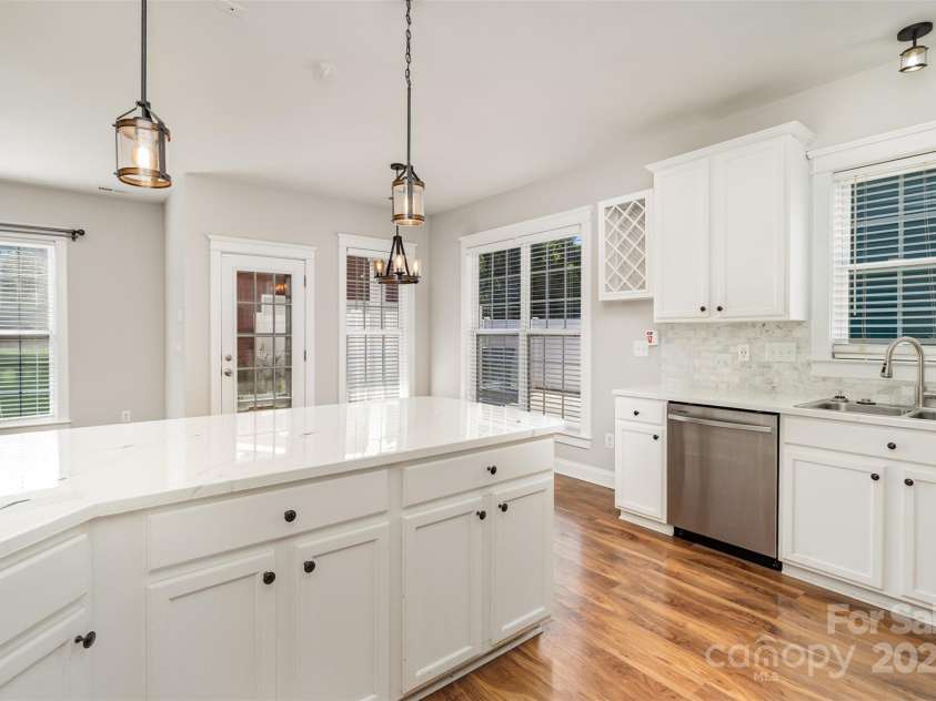 1508 Peaceful Way Drive, Charlotte, NC 28206.  MLS# CAR4299726, YatesRealty ID 28205. 