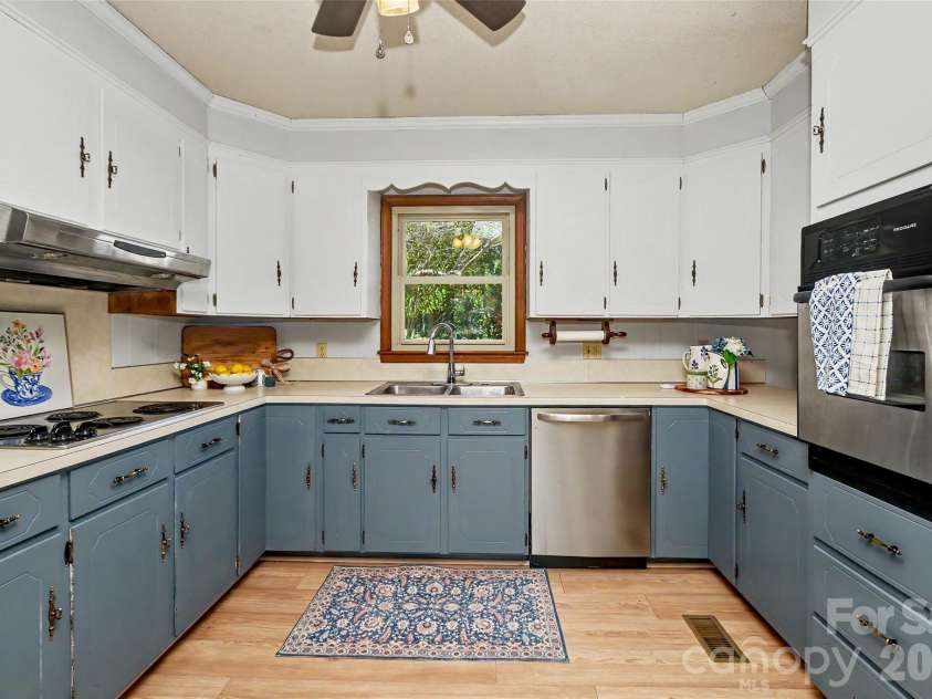 5026 Kittredge Road, Mint Hill, NC 28227.  MLS# CAR4388042, YatesRealty ID 28205. 