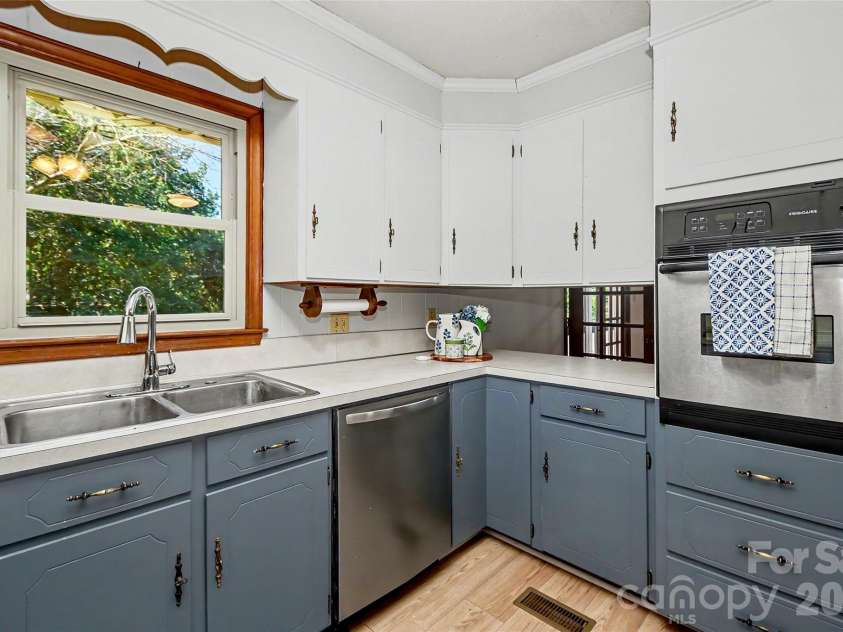 5026 Kittredge Road, Mint Hill, NC 28227.  MLS# CAR4388042, YatesRealty ID 28205. 