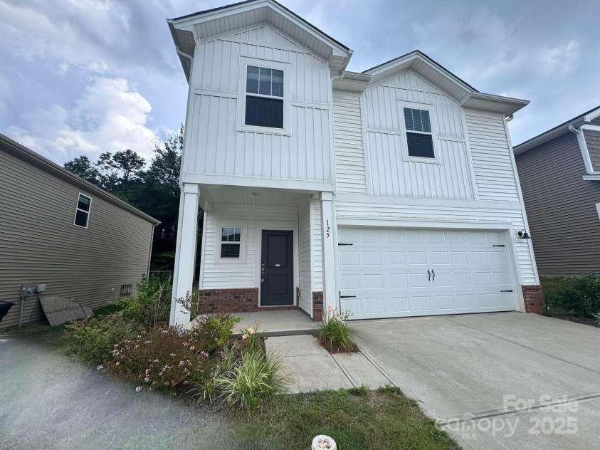 125 Johns Cardinal Drive, Mooresville, NC 28115.  MLS# CAR4271128, YatesRealty ID 28207. 