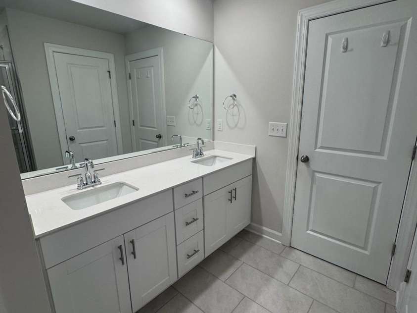 125 Johns Cardinal Drive, Mooresville, NC 28115.  MLS# CAR4271128, YatesRealty ID 28207. 