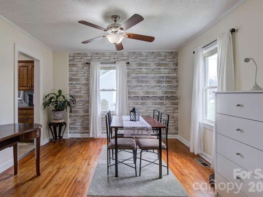 202 Chester Avenue, Great Falls, SC 29055.  MLS# CAR4386230, YatesRealty ID 28207. 