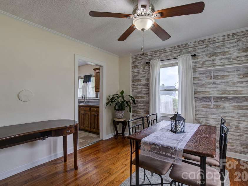 202 Chester Avenue, Great Falls, SC 29055.  MLS# CAR4386230, YatesRealty ID 28207. 