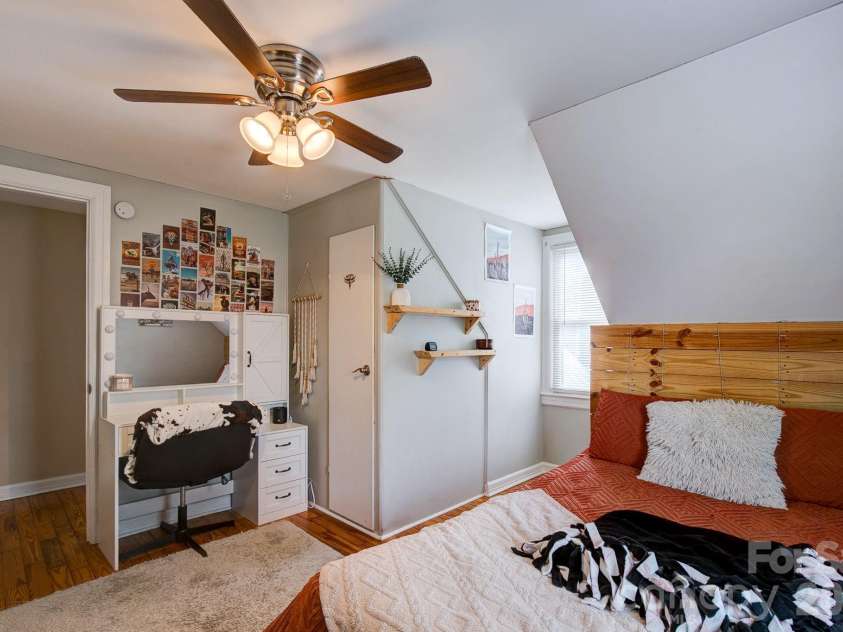 202 Chester Avenue, Great Falls, SC 29055.  MLS# CAR4386230, YatesRealty ID 28207. 
