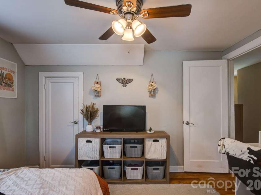 202 Chester Avenue, Great Falls, SC 29055.  MLS# CAR4386230, YatesRealty ID 28207. 